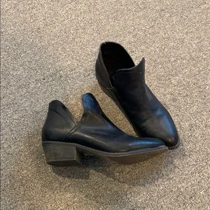 Booties black breckelles